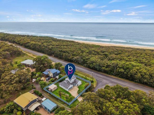 Large Family Home / Investment Opportunity near the Beach!