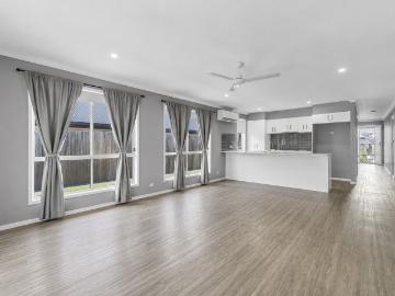 Family home in Flinders View