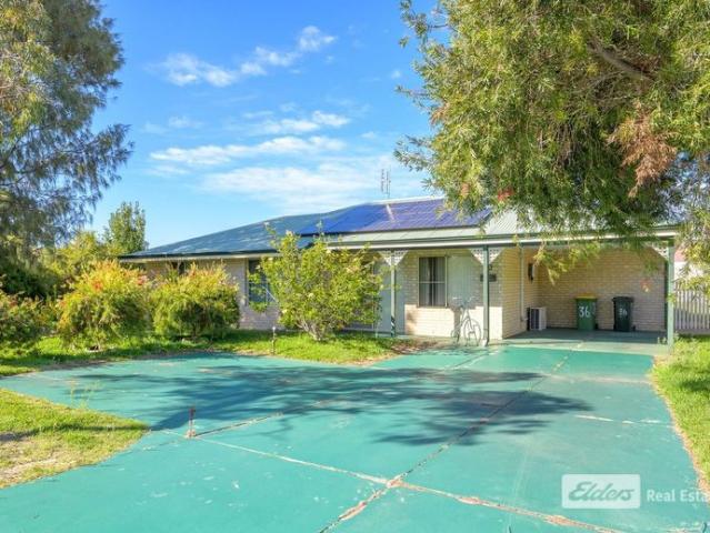 FAMILY HOME IN GEOGRAPHE