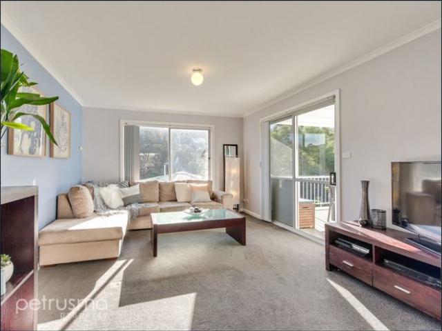 Family Home in Geilston Bay