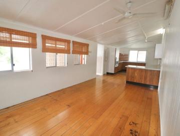 FAMILY HOME IN GOOD LOCATION