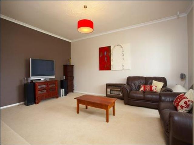 FAMILY HOME IN GREAT LOCATION