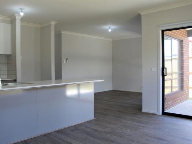 FAMILY HOME IN GREAT LOCATION!