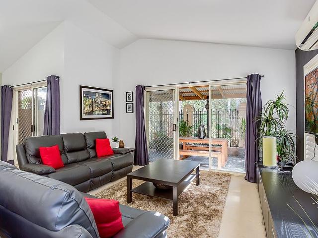 FAMILY HOME IN GREAT LOCATION!