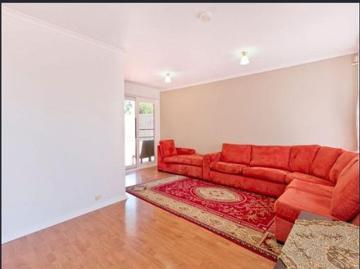 FAMILY HOME IN GREAT LOCATION!