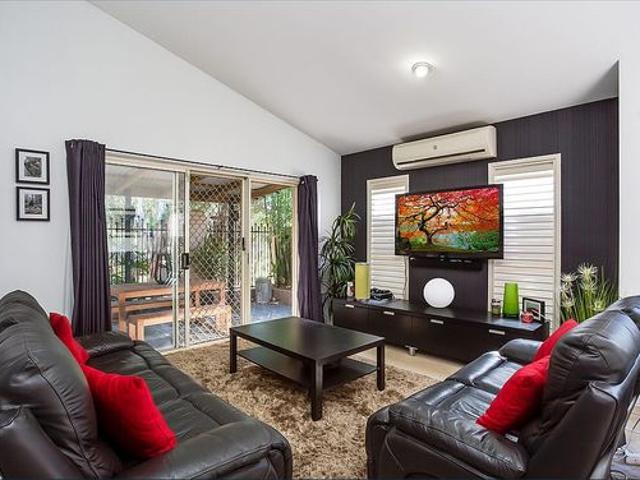 FAMILY HOME IN GREAT LOCATION !