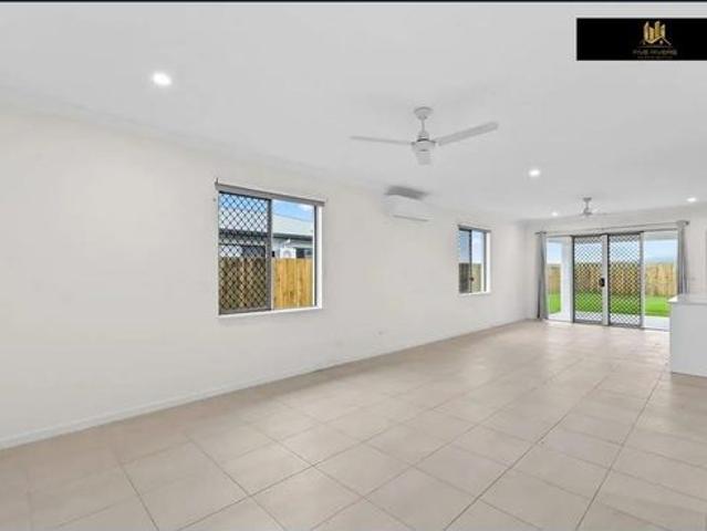 Family Home in Innisfail Estate!