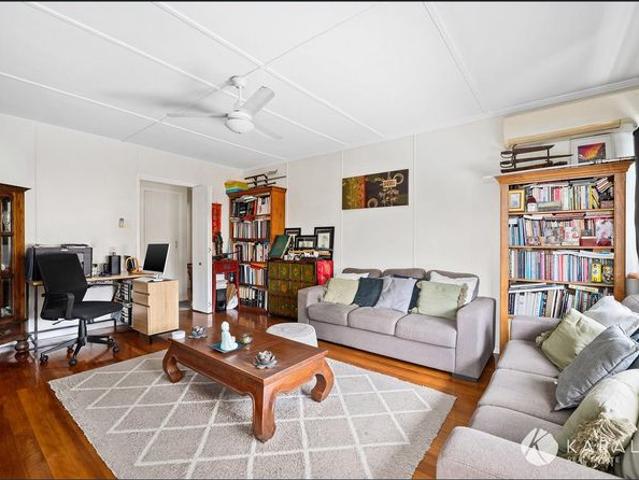 Family Home in Mansfield State High School Catchment