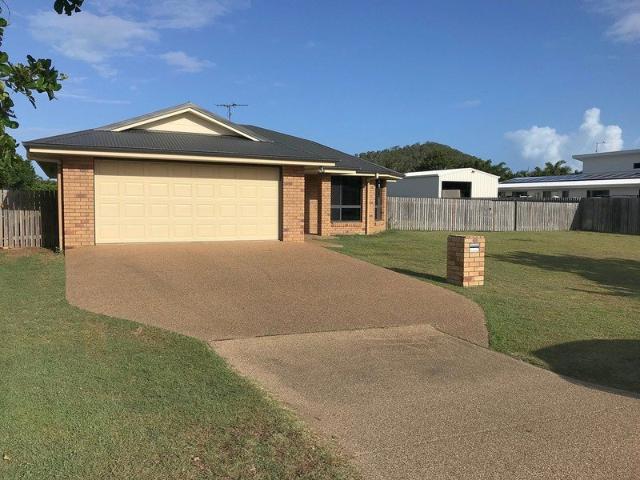 Family Home in Mulambin Waters
