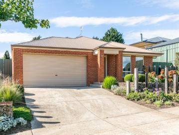 Nairne, South Australia - Garden, Parking