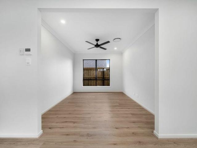 Family home in Palmview with large modern features
