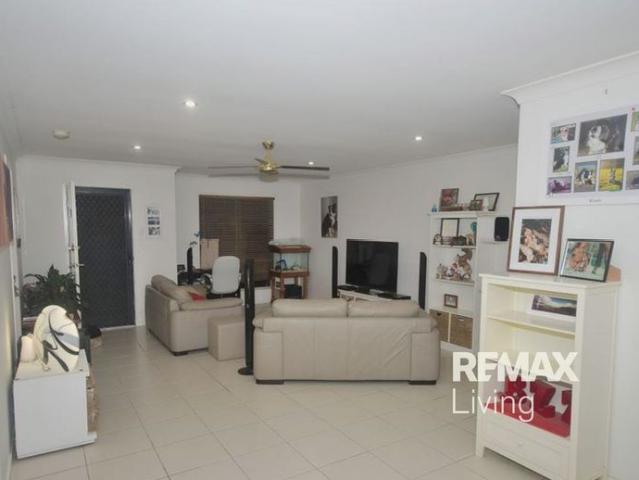 Family home in Parragilga Lakes Estate!