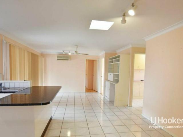 FAMILY HOME IN PETRIE + MULTIPLE LIVING AREAS