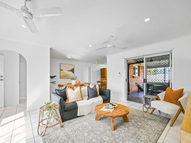 Family Home in Popular Mount Louisa Location