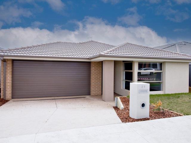 FAMILY HOME IN POPULAR ESTATE!