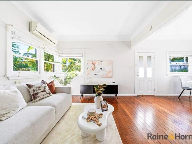 Family Home in Prime Thornleigh Location
