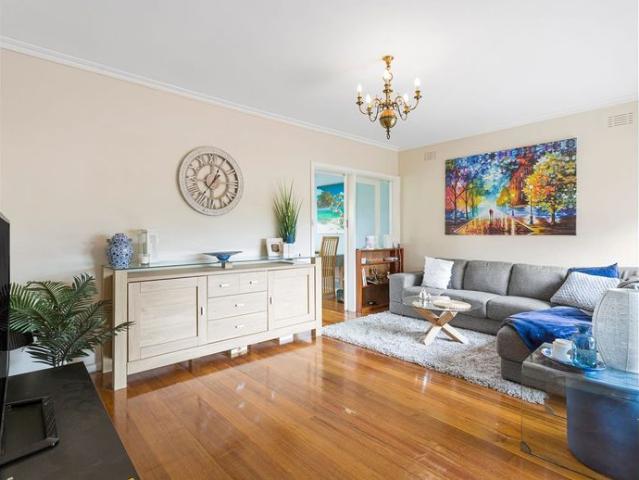 Family Home in Prime Frankston South Border Location