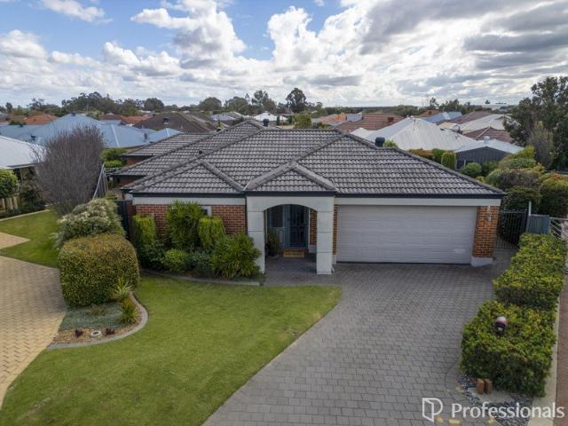 Family Home in Prime Location!