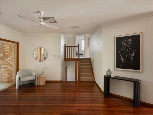 FAMILY HOME IN PRIME LOCATION, POOL MAINTENANCE INCLUDED