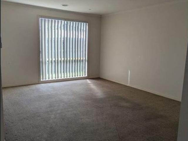 Family Home in Prime Point Cook Location