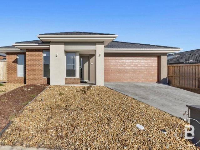FAMILY HOME IN QUIET WINTER VALLEY