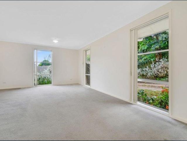 Family Home In Quiet Court Location