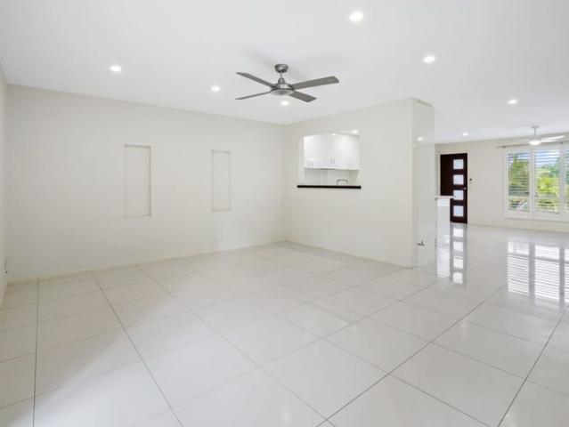 Family Home in Quiet Cul de sac