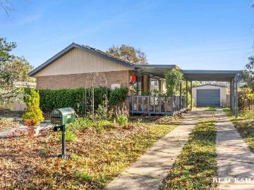 Family Home in Quiet Cul De Sac