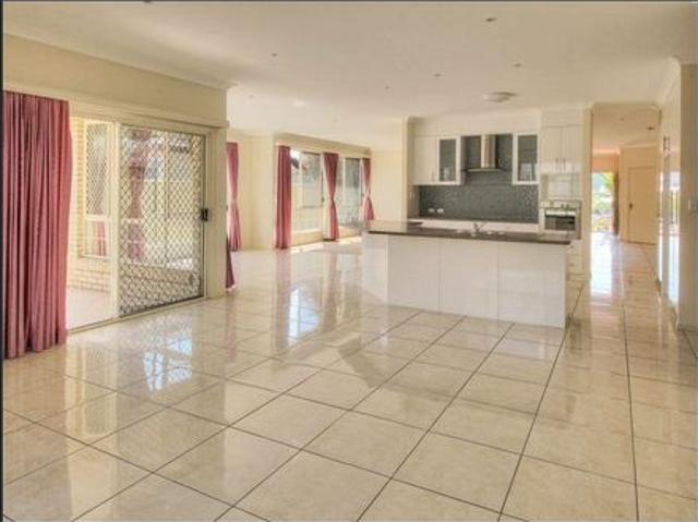 Family Home in Quiet Forest Lake Location