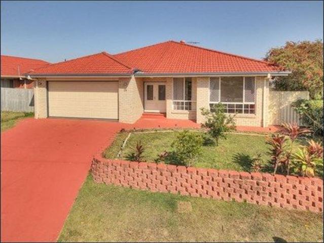 Family Home in Quiet Forest Lake Location