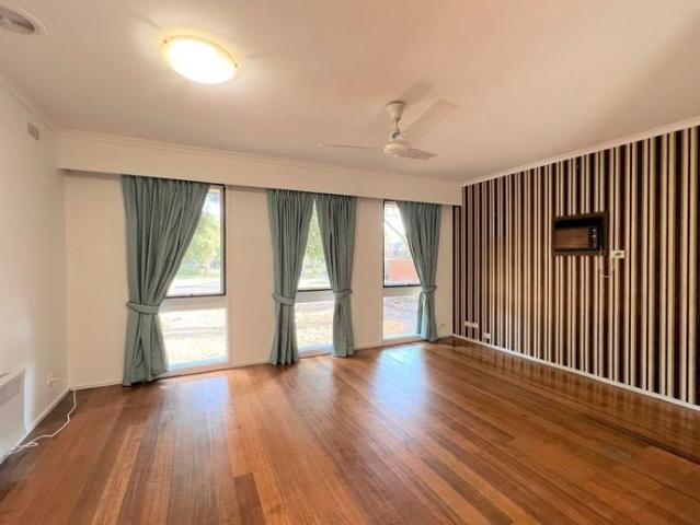 Family Home In Quiet Location!