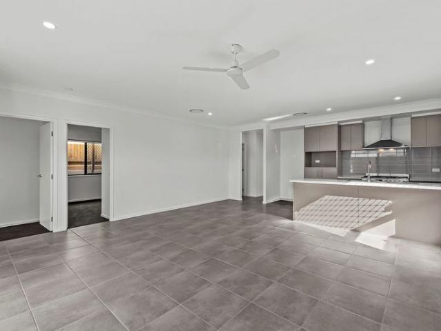 FAMILY HOME IN SANCTUARY ESTATE!