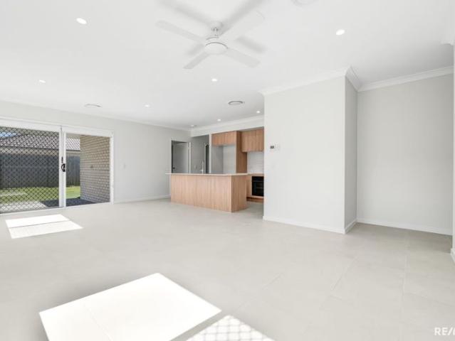 Family home in Shoreline Estate