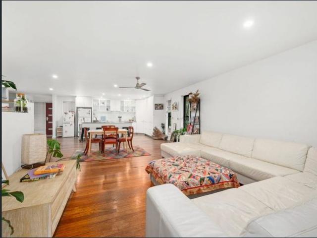 FAMILY HOME IN SOUGHT AFTER AREA