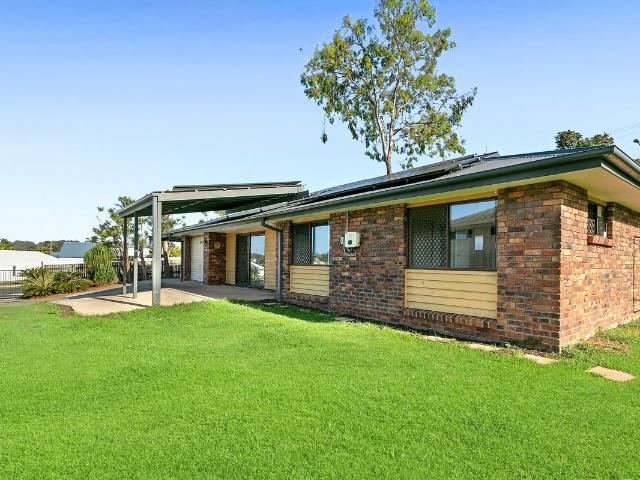 Family Home in sought after Elanora pocket with supersize yard