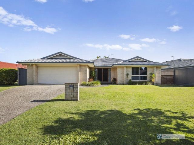 Family Home in Sought After Flame Tree Park Estate