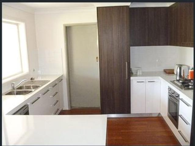 FAMILY HOME IN SOUGHT AFTER SOUTH