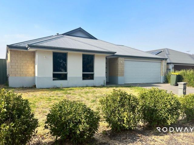 FAMILY HOME IN SOUGHT AFTER SCARP LOCATION!