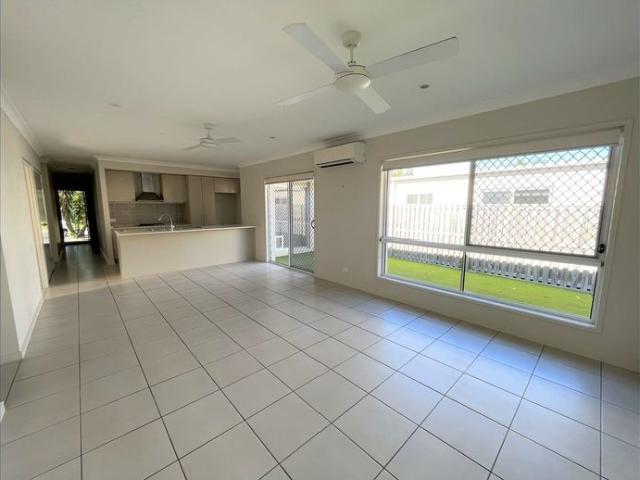 FAMILY HOME JUST METERS TO CANALS AND PARKLANDS