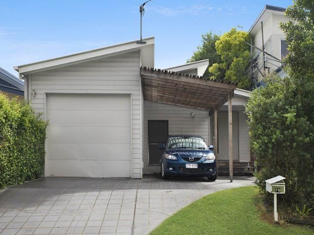 Family Home located in sought after Moffat Beach!