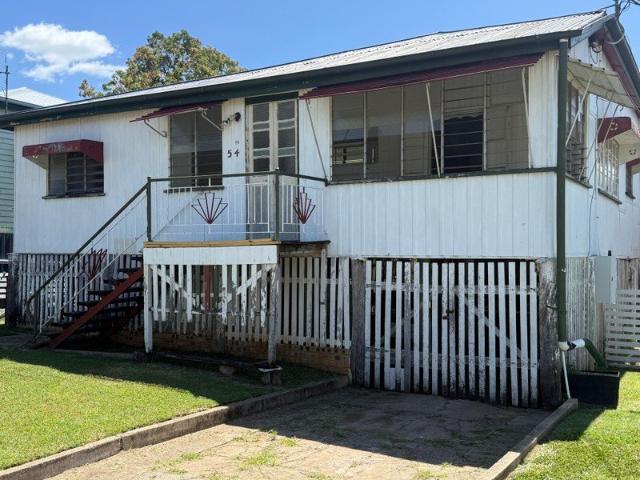 Affordable Queenslander with Space, Character & Potential!