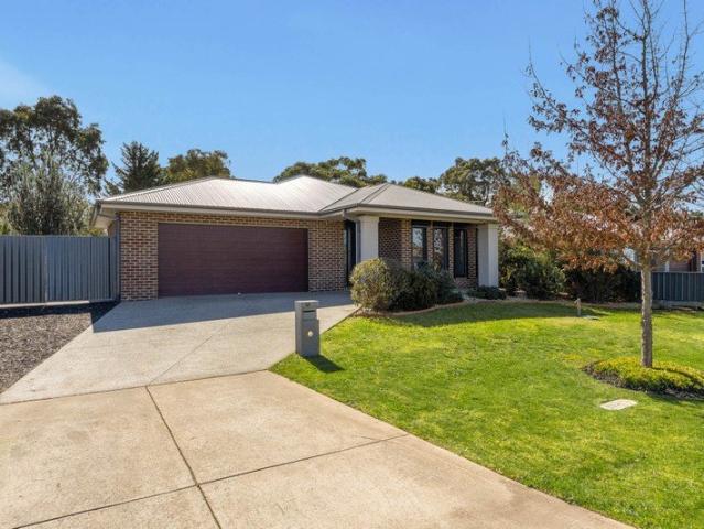 Family Home Nestled in the Lomandra Estate