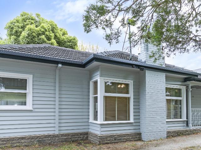 Family Home Next to Cootamundra Walk