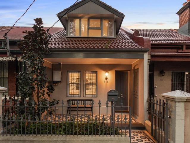 Family Home of Marvellous Aesthetic in a Prized Street