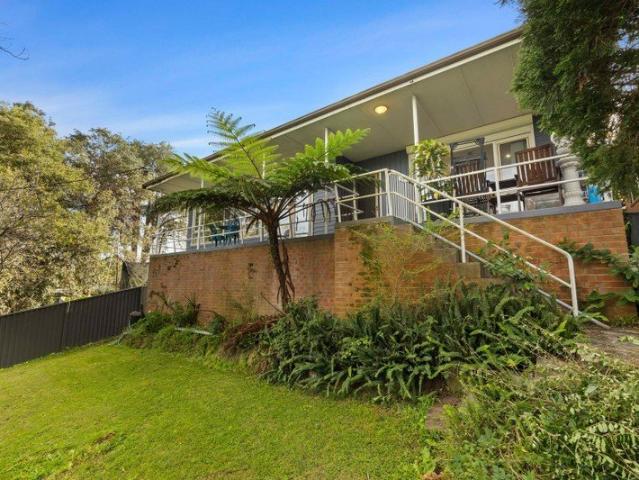 Family Home offering up to 4 bedrooms plus a separate 2 bedroom Granny Flat in popular Highfields PRIVATE INSPECTIONS WELCOMED!