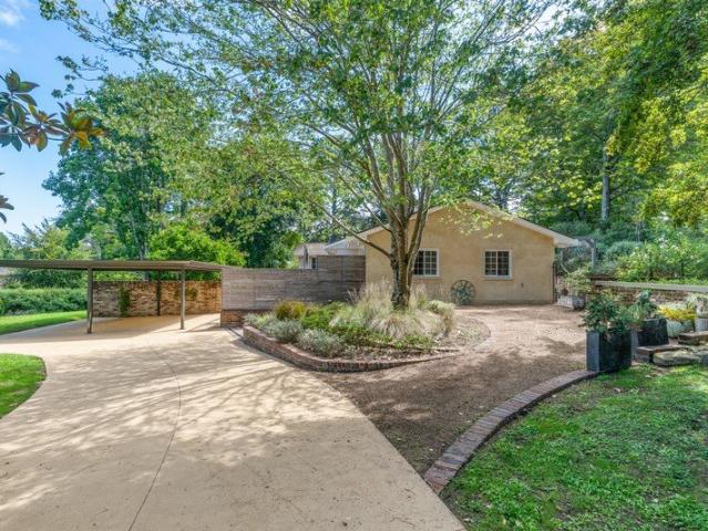 Family home offering privacy, space and amazing gardens