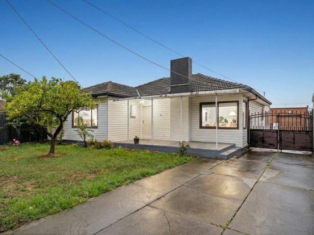 Exceptional Family Home & Development Opportunity on 697sqm