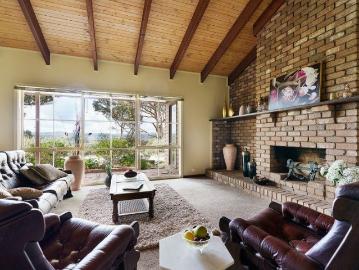 Family Home on 1 Acre 180 Degree Views
