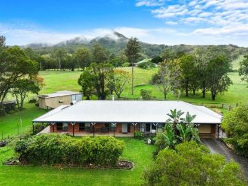 Family home on 3 acres Perfect blend of lifestyle, functionality, and rural charm
