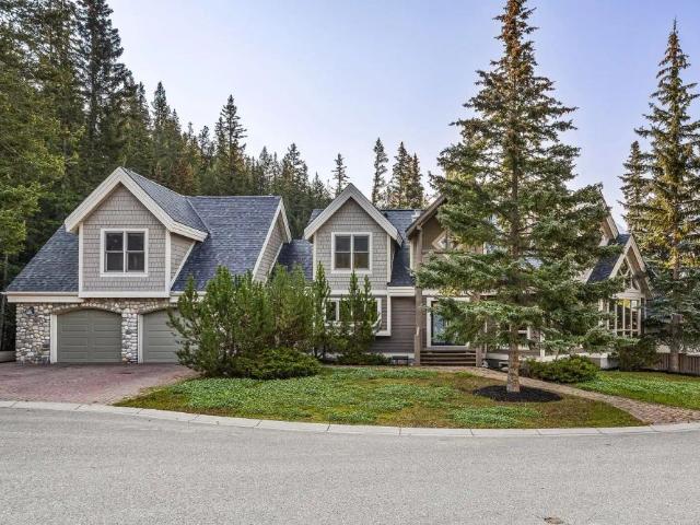 FAMILY HOME ON THE SUNNY SIDE OF CANMORE! — 5 Bedrooms House